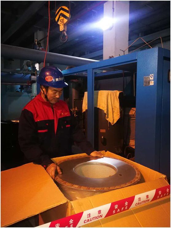 油氣分離器使用過程中因壓差過高被擊穿，造成跑油，油分配料不匹配造成壓差過高(圖3)